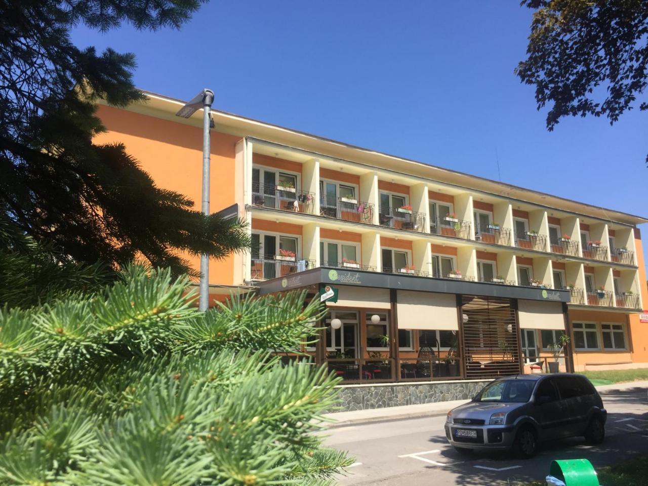 Hotel Rezident Turčianske Teplice Exterior foto